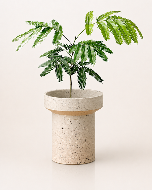 Beige Bodenvase von Lunéva in klassischer europäischer Vasenform