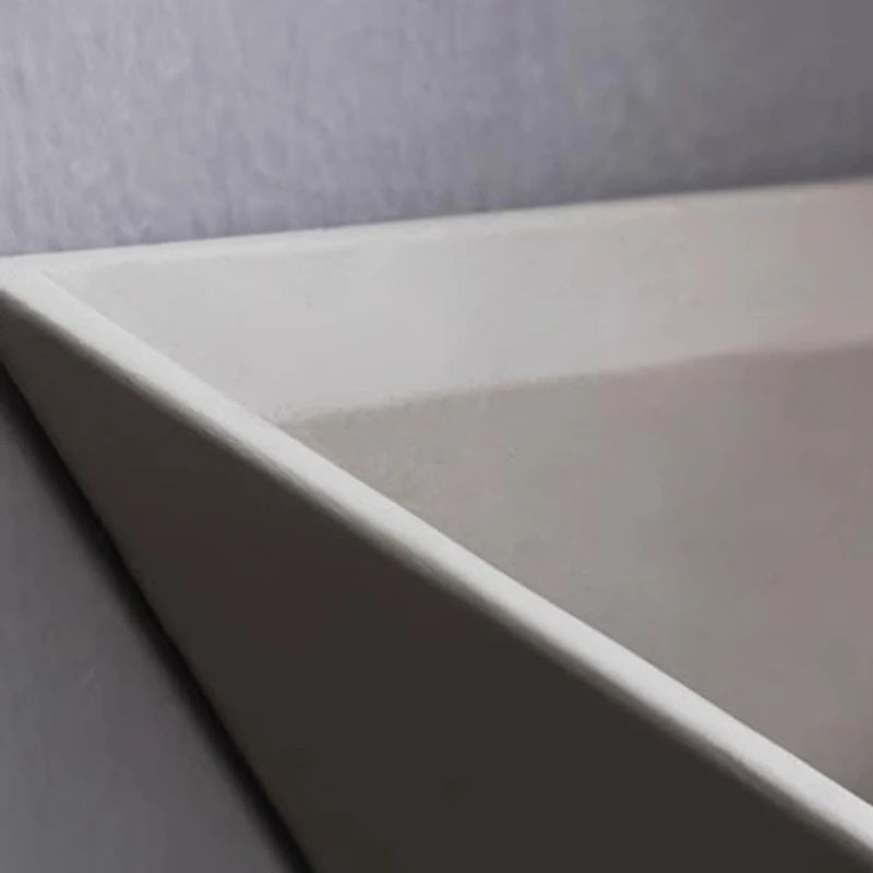 Wandvase von Lunéva – Detail der dezenten Wandmontage